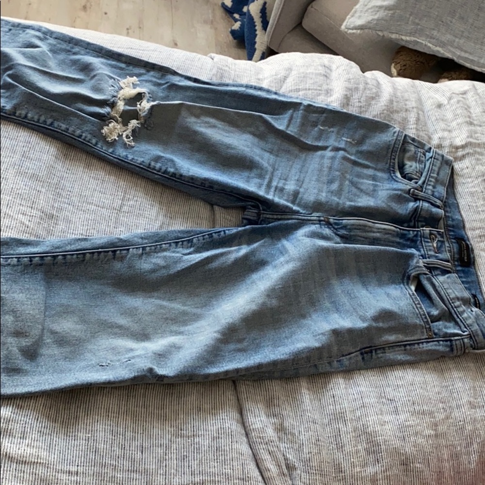 Distressed boyfriend jeans